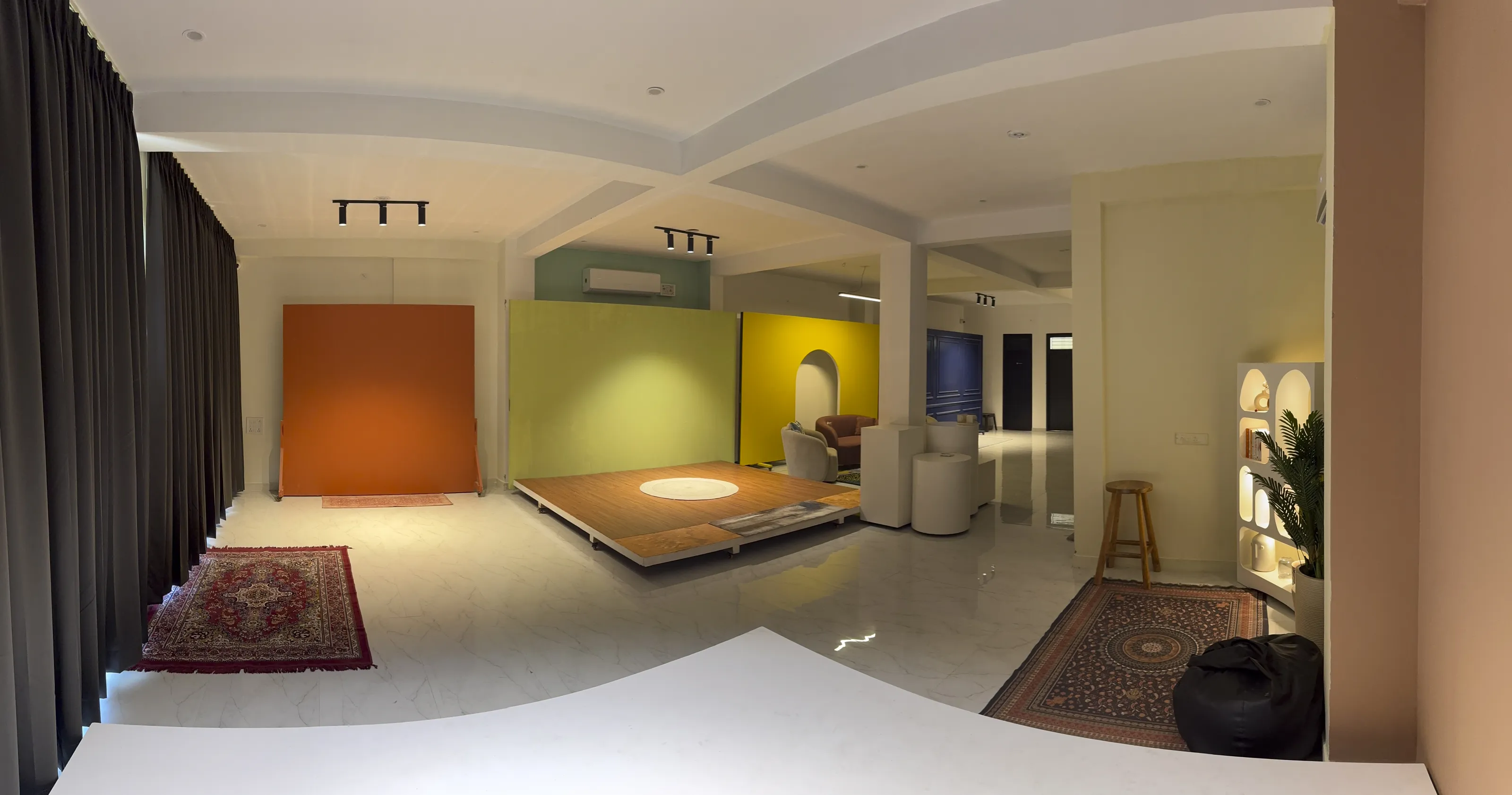 Professional Cyclorama Wall with Lighting Grid